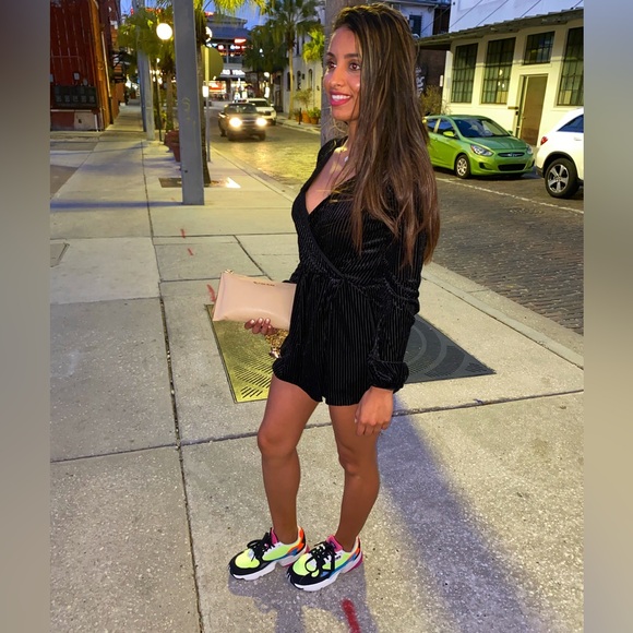 ⭐️Like this post to be notified when I go live⭐️ - Picture 4 of 4